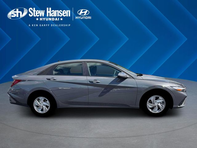 New 2026 Gray Hyundai SE image 9