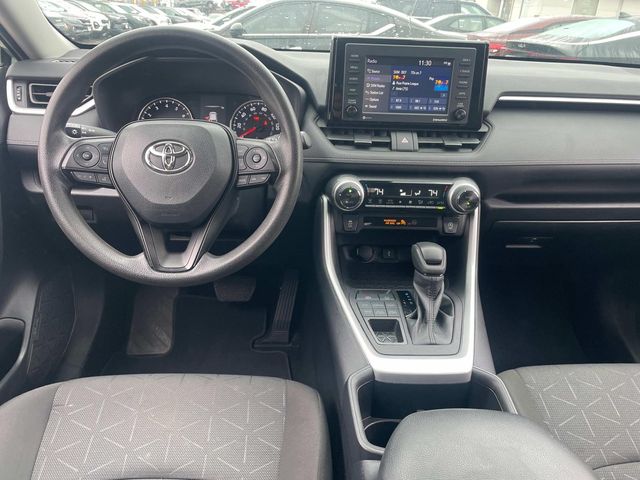 2022 Toyota RAV4 XLE 14