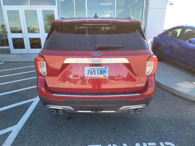 2022 Rapid Red Metallic Tinted Clearcoat Ford Explorer Platinum 4X4 SUV