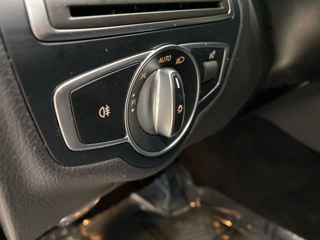 Used 2018  Mercedes-Benz C 300 image 17