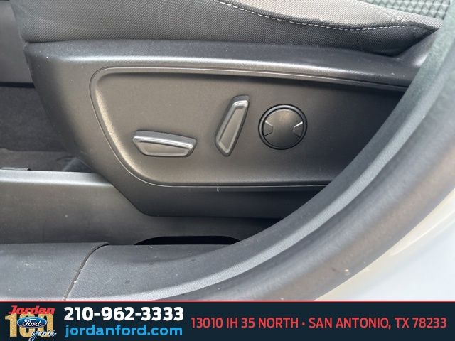 Used Car 2022 Ford Escape  Se For Sale Under $25,000 In San Antonio, Texas