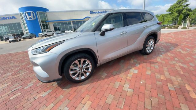 Used 2021 Toyota Highlander SUV