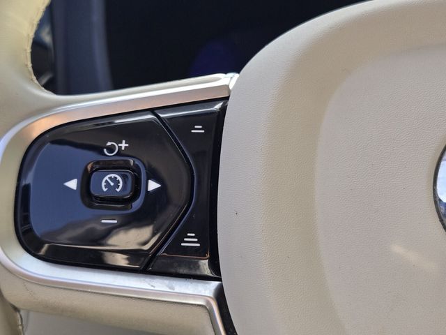 2023 Volvo XC60 - $31,877