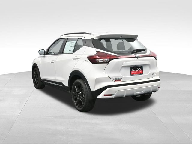 2024 Nissan Kicks SR 8