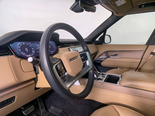 2023 Land Rover Range Rover SE 16