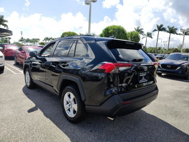 2021 Toyota RAV4 XLE 11