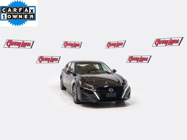 Super Black Clearcoat 2025 Nissan Altima 2.5 SV FWD Sedan Front-Wheel Drive Continuously Variable Transmission