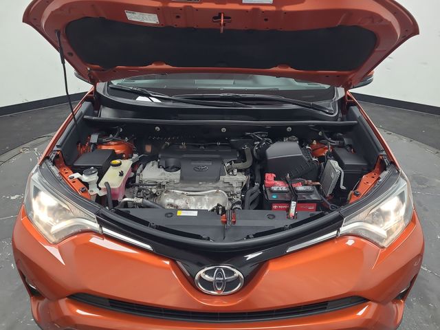 2016 – Toyota – RAV4