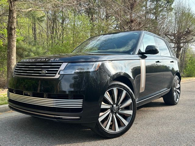 2025 Land Rover Range Rover P615 SV AWD