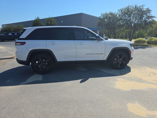 Used 2023 White Jeep Limited image 7