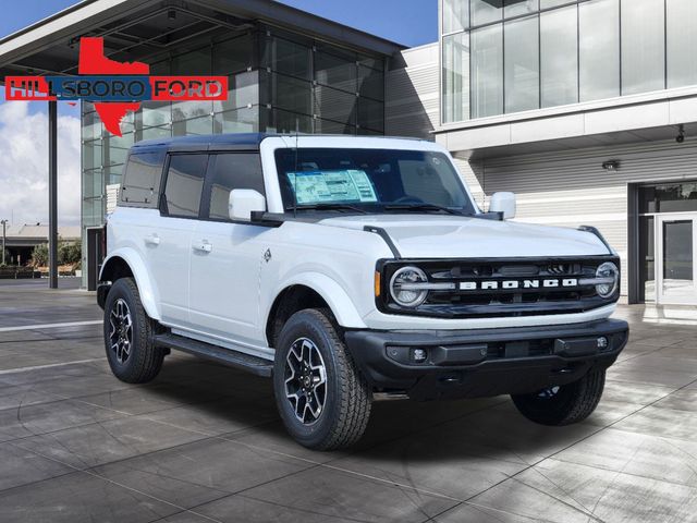 2024 Oxford White Ford Bronco Outer Banks 4X4 SUV