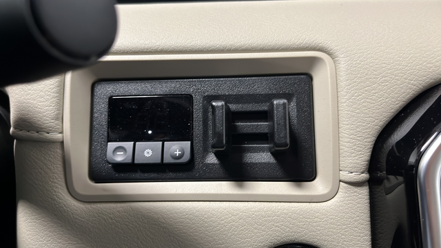 Used 2025 Coulis Red Pearl Nissan Platinum Reserve image 35