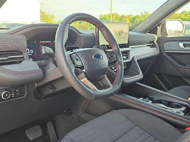 2025 Ford Explorer ST-Line:B02322