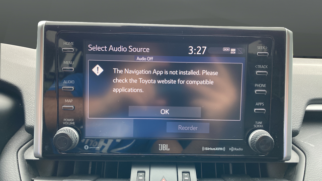 Used 2020 White Toyota XLE Premium image 36
