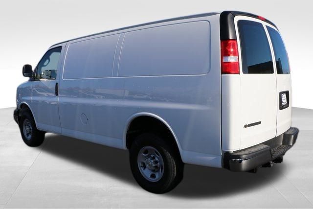 2024 Chevrolet Express 2500 Work Van 12