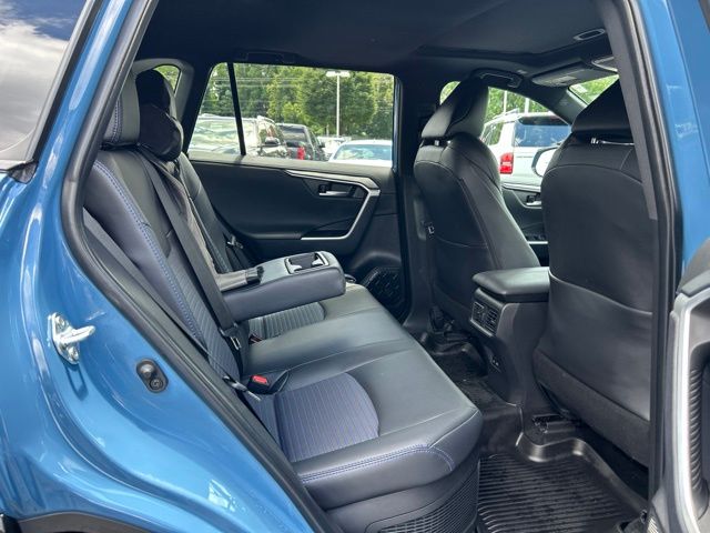 2025 Toyota RAV4 XSE - Photo 20