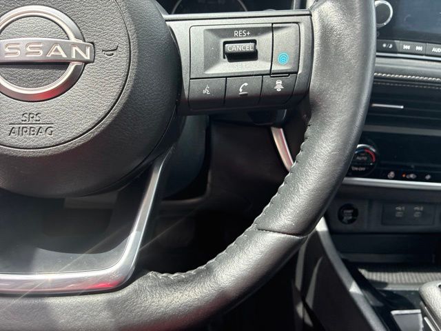 2024 Nissan Rogue SV Black at Royal Nissan