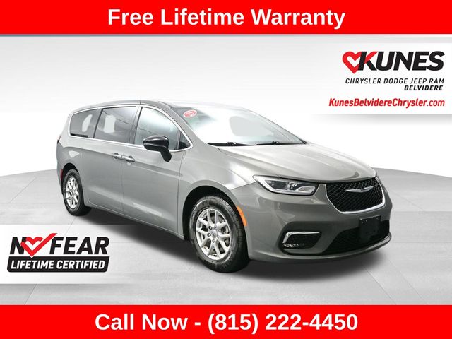 2025 Chrysler Pacifica Select FWD