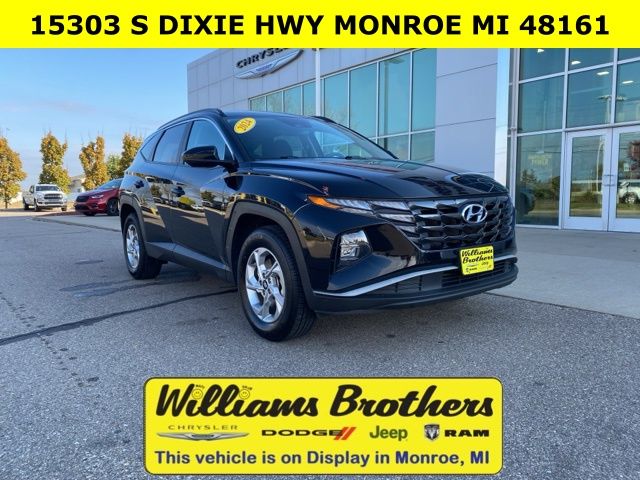 2024 Hyundai Tucson SEL - Black Pearl exterior view 3