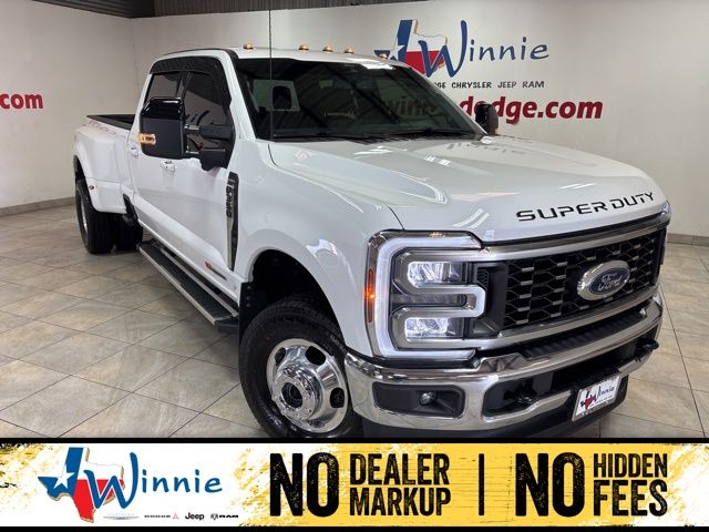 Oxford White 2024 Ford F-350 Super Duty Lariat Crew Cab LB DRW 4WD Pickup Truck Four-Wheel Drive Automatic
