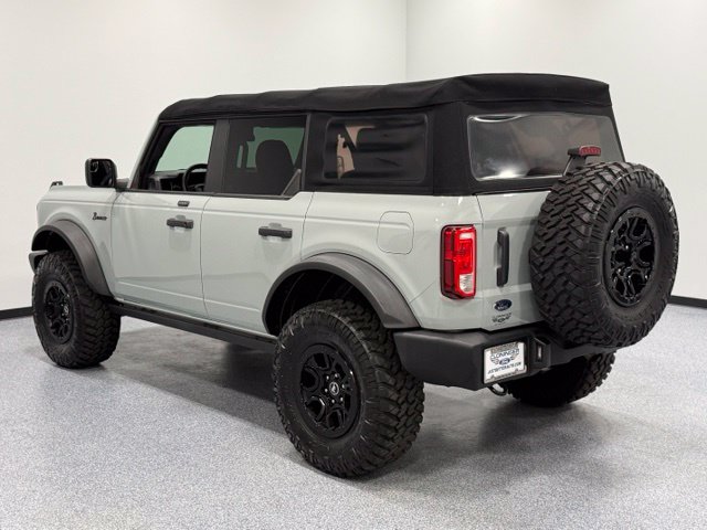 Used 2022 Green Ford Base image 6