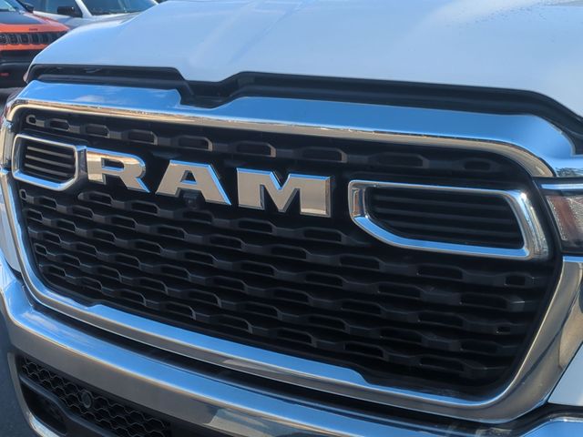 Used 2025 White Ram Big Horn/Lone Star image 24