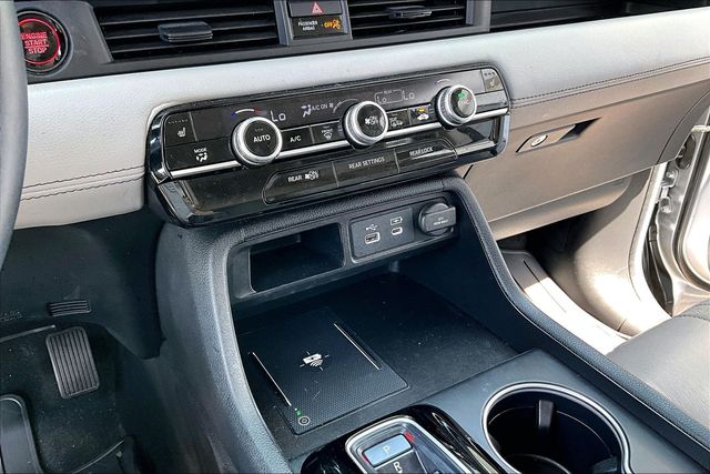 Used 2025 Honda Pilot Touring 4D Sport Utility