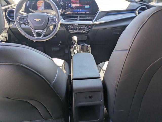 2025 Chevrolet Trax LT photo