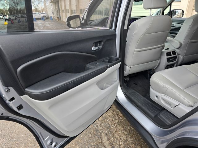 2016 Honda Pilot Touring 52