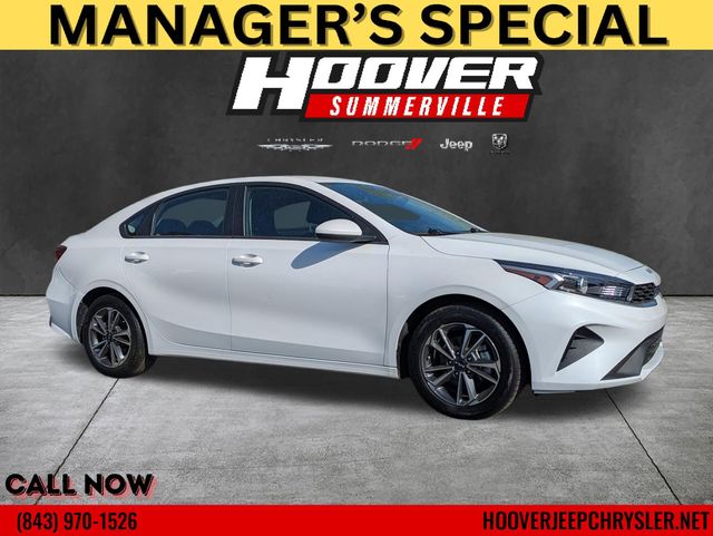 Snow White Pearl 2024 Kia Forte LXS FWD Sedan Front-Wheel Drive Continuously Variable Transmission