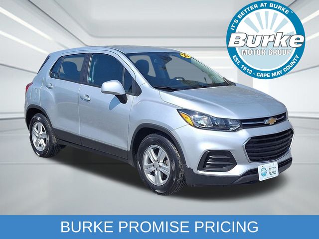 Silver Ice Metallic 2020 Chevrolet Trax LS FWD SUV / Crossover Front-Wheel Drive 6-Speed Automatic