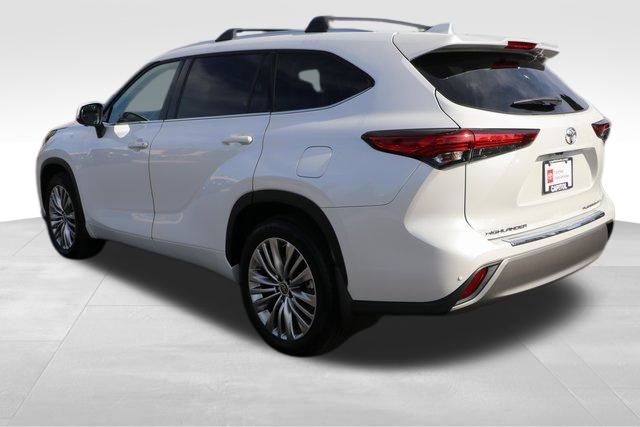 2023 Toyota Highlander L 23