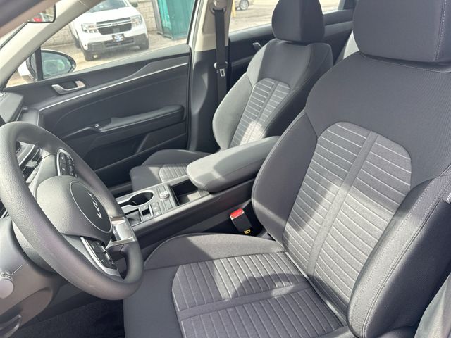 New 2026 White Kia LXS image 15