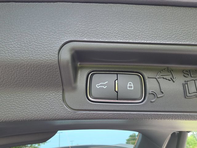 New 2026 Carbonized Gray Metallic Ford Tremor® image 15