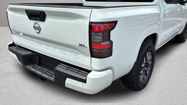 Used 2024 White Nissan SL image 37