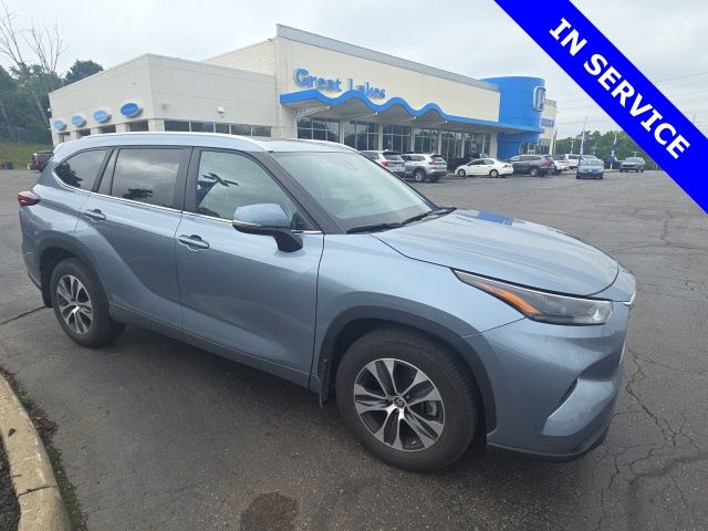 Moon Dust 2024 Toyota Highlander SUV / Crossover All-Wheel Drive 8-Speed Automatic