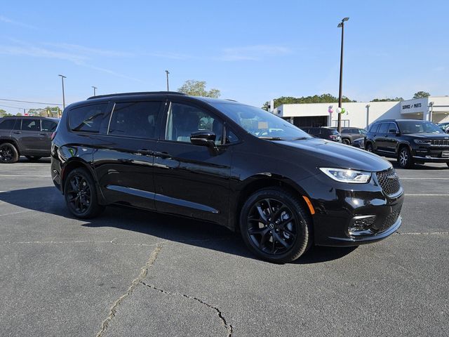 2026 Chrysler Pacifica Limited AWD