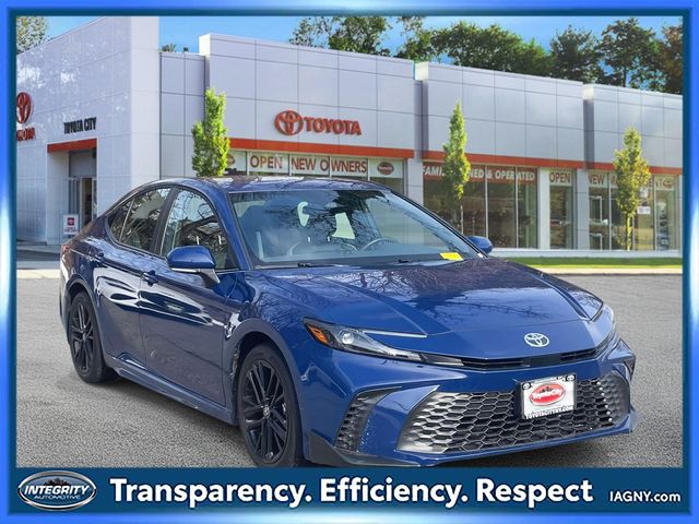 2025 Toyota Camry SE FWD