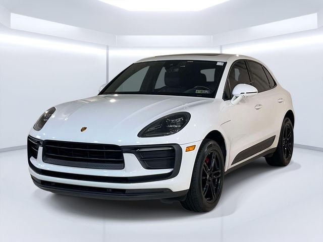 White 2022 Porsche Macan AWD SUV / Crossover All-Wheel Drive 7-Speed Automatic