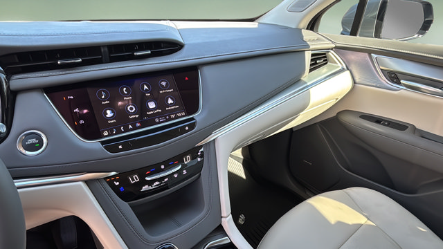 Used 2026 Silver Cadillac Premium Luxury image 25