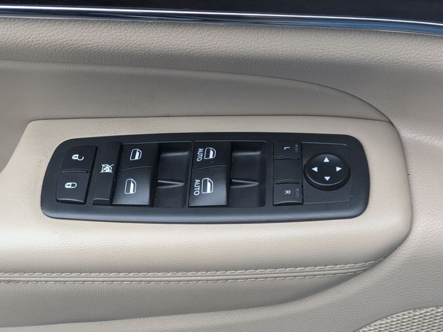 2018 Jeep Grand Cherokee - Image 16