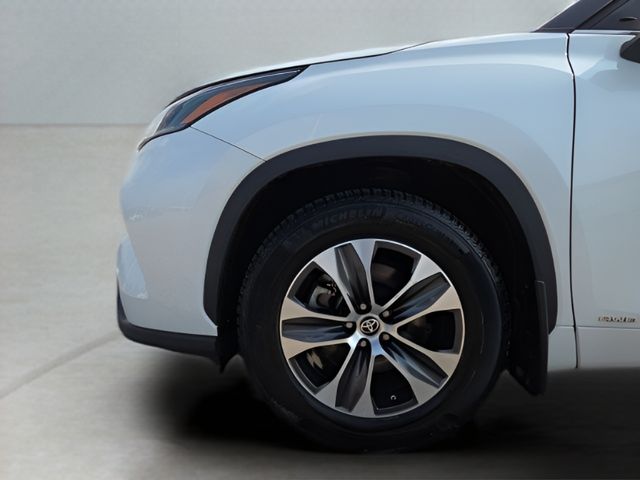 Used 2022 Toyota Highlander Hybrid SUV