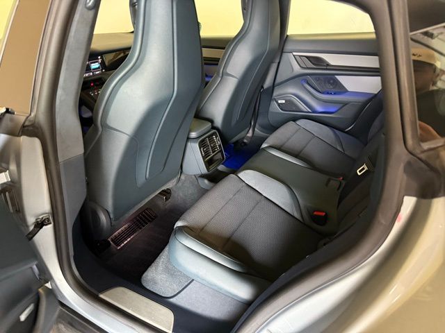 2021 Porsche Taycan 4S photo