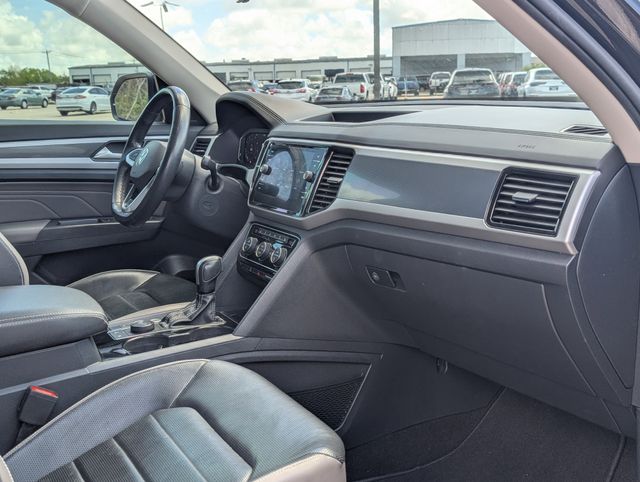 Used 2022  Volkswagen 3.6L V6 SEL Premium R-Line image 27