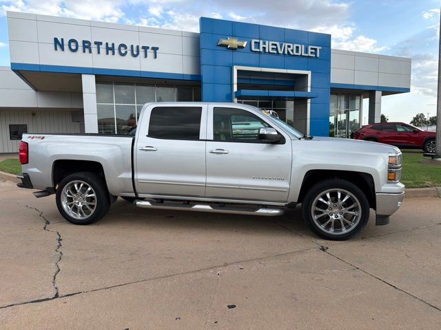Silver Ice Metallic 2014 Chevrolet Silverado 1500 Pickup Truck Four-Wheel Drive 6-Speed Automatic Overdrive