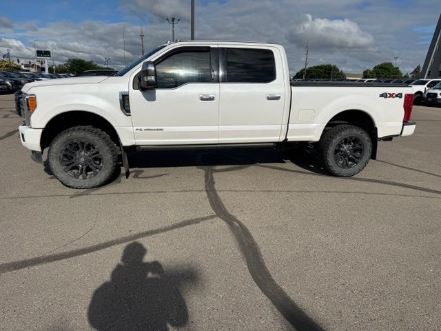 2017 White Ford Super Duty F-350 SRW Platinum 4X4 Truck