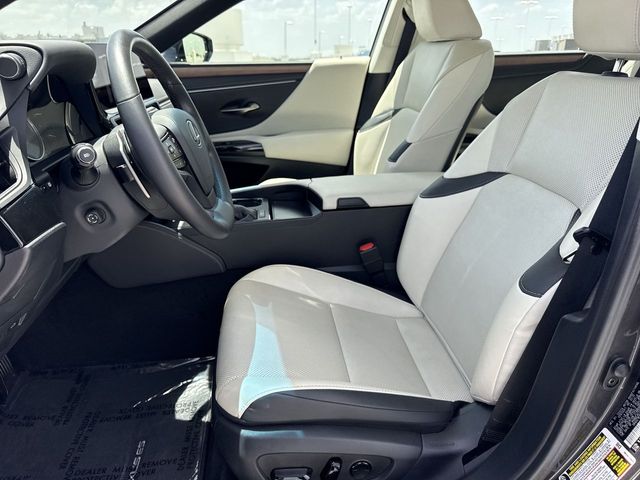 2025 Lexus ES - $46,998