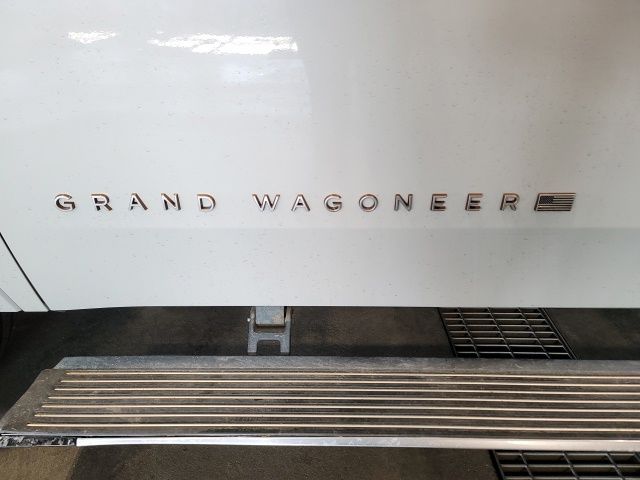2022 Luxury White Pearlcoat Jeep Grand Wagoneer Series III 4X4 SUV