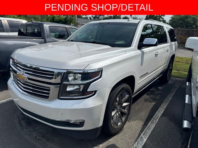 White (Iridescent Pearl Tricoat) 2017 Chevrolet Suburban SUV / Crossover 4X2 6-Speed Automatic Overdrive