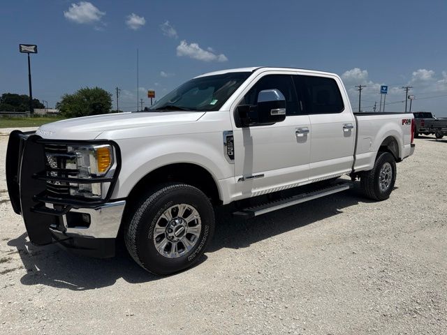 White Platinum Clearcoat Metallic 2017 Ford F-250 Super Duty Pickup Truck Four-Wheel Drive 6-Speed Automatic